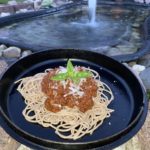 Leckere Spaghetti mit Sauce Bolognese aus der Gusseisernen Pfanne