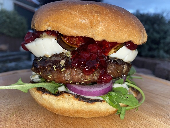 Herbstzeit Beef Burger Deluxe mit Feigen und Ziegenkäse schnell selber machen