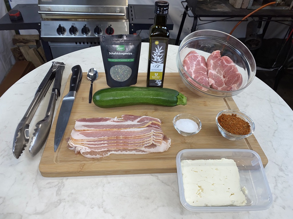 Gefüllte Zuccini im Baconmatel mit Gyros und Feta - Schnell und lecker vom Grill